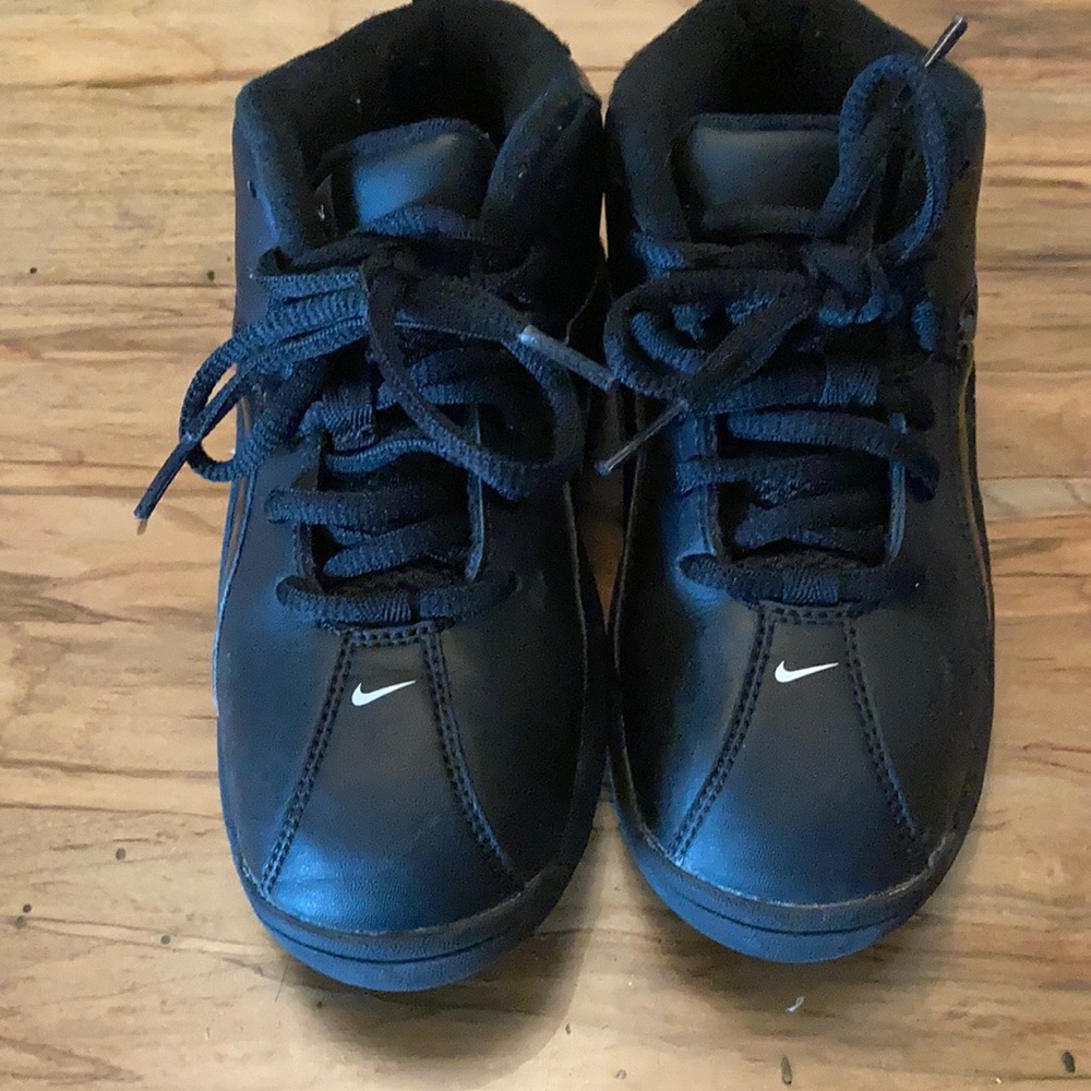 Nike kids size 13 black good used condition